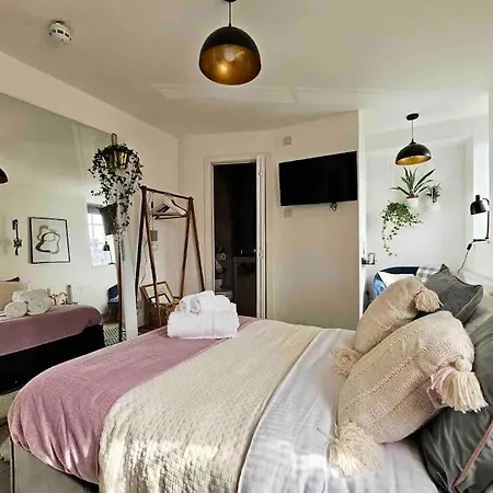 Stylish Putney Village Flat Londen Buitenkant foto